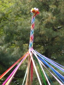 maypole-top